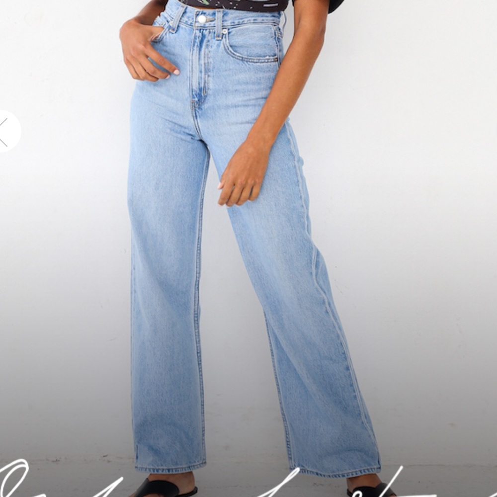 NWT Levi’s high-waisted wide leg jeans